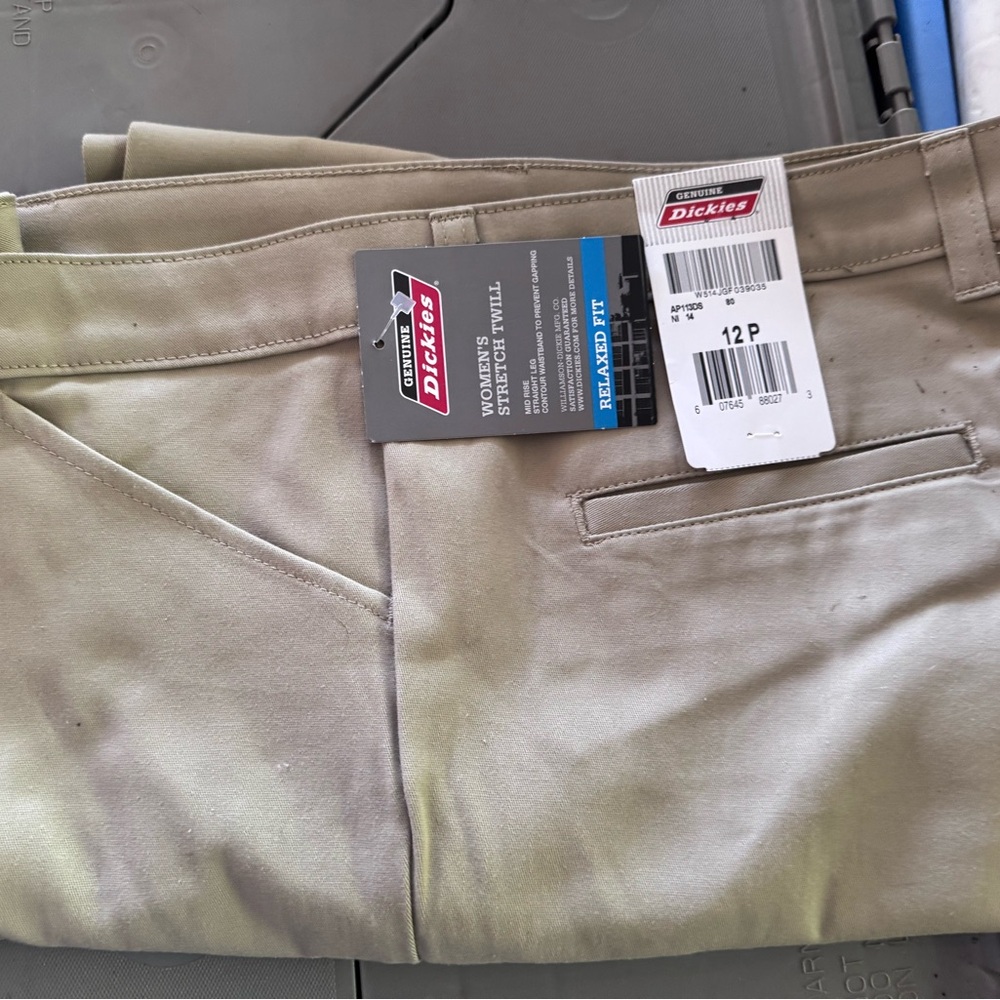 3 pair Dickies Women’s 12P Relaxed Fit Tan 1 NWT & 2 pairs of black gently worn